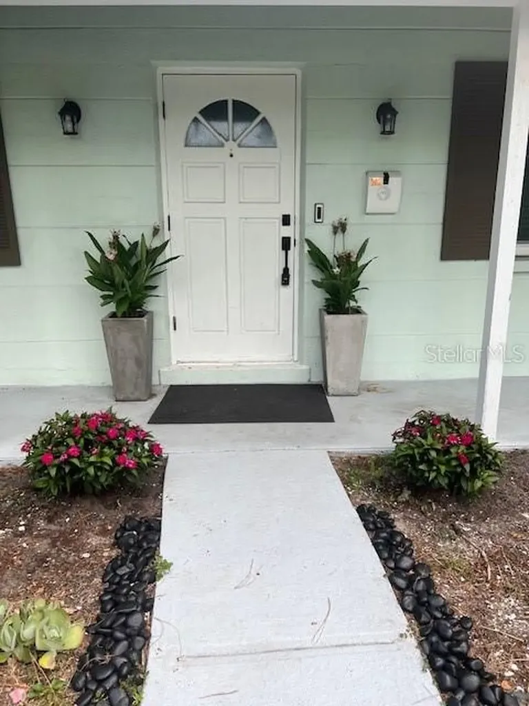 5035 1st Avenue N St Petersburg FL 33710