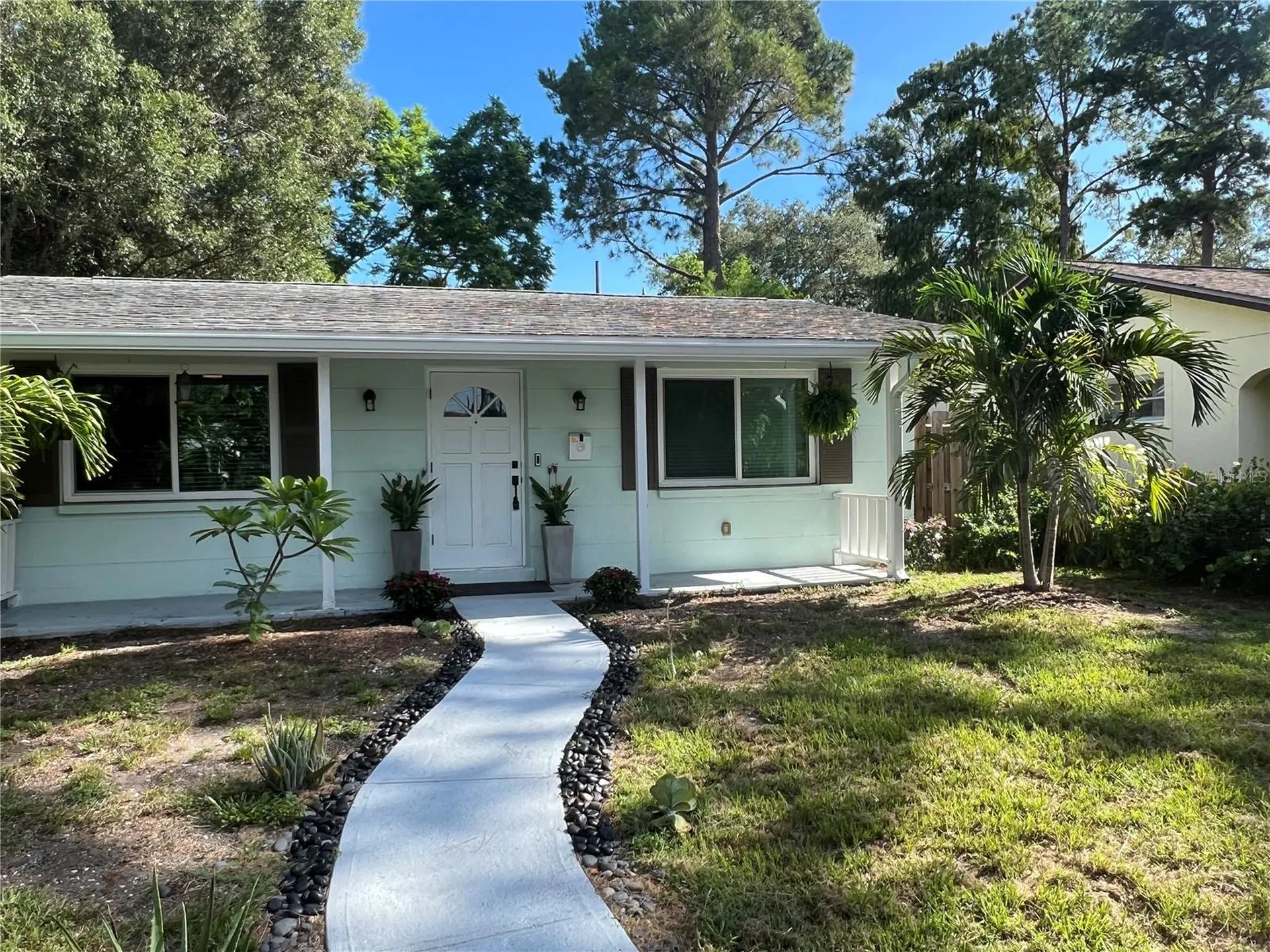 5035 1st Avenue N St Petersburg FL 33710