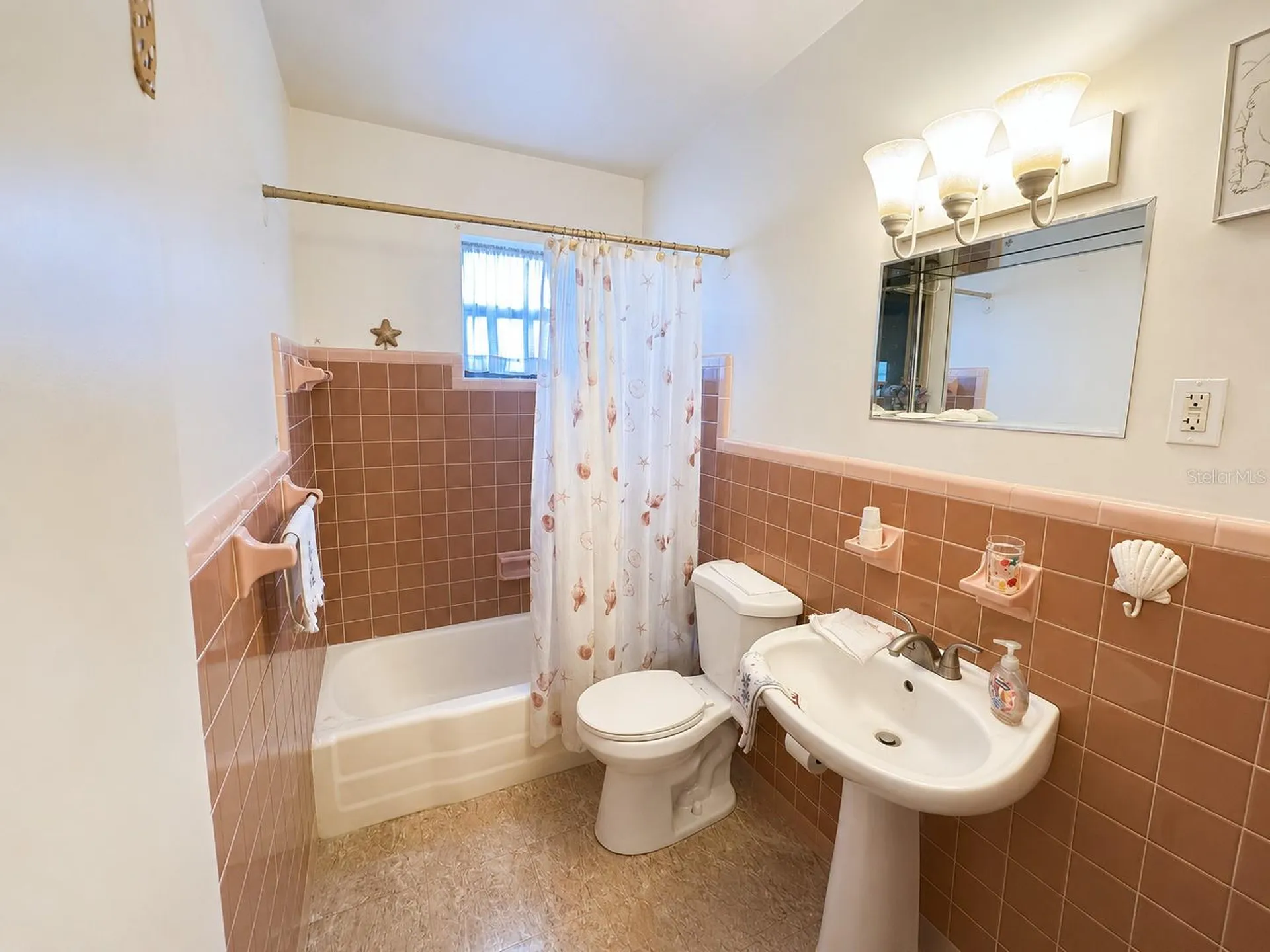 608 Dixie Lane South Daytona FL 32119