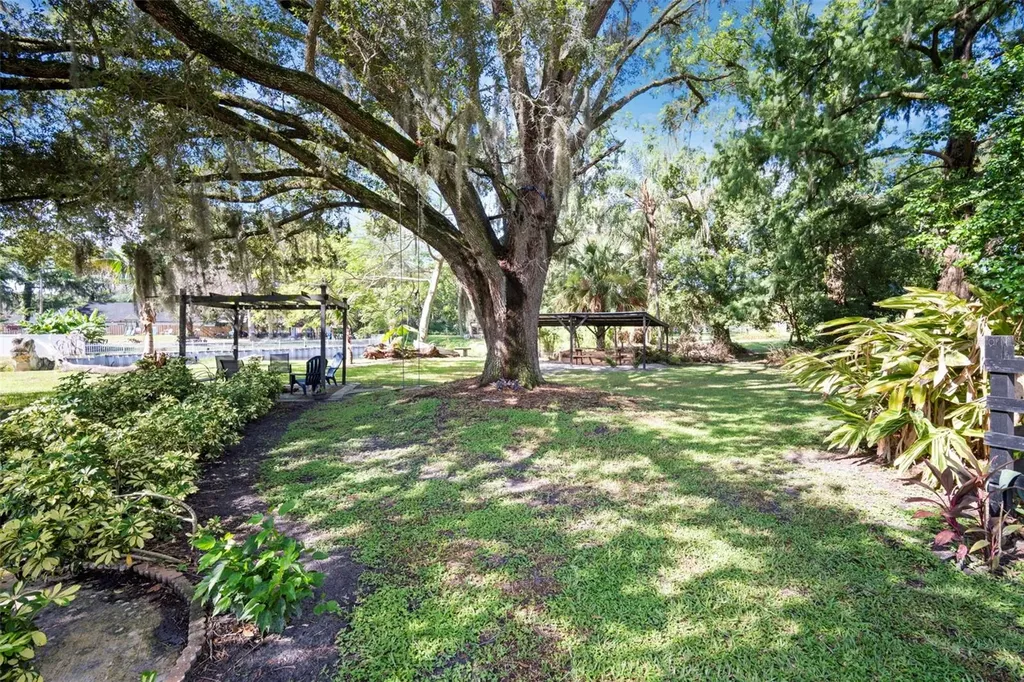 298-300 Orange Avenue St Cloud FL 34769