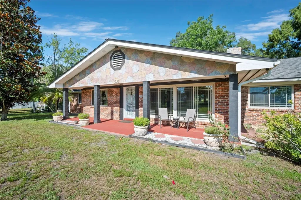 298-300 Orange Avenue St Cloud FL 34769