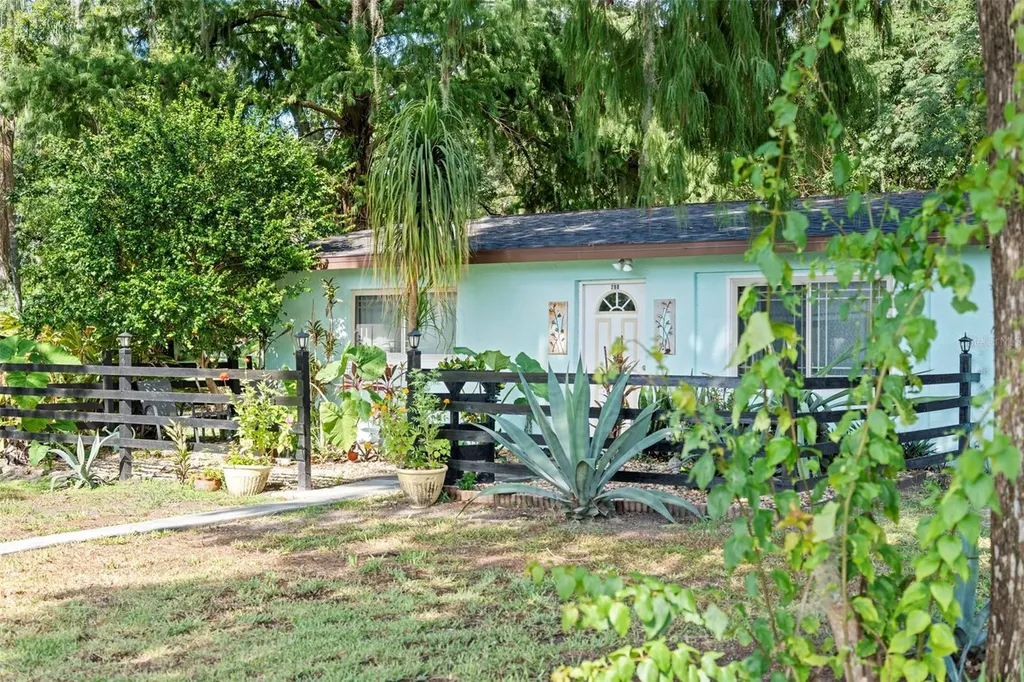 298-300 Orange Avenue St Cloud FL 34769