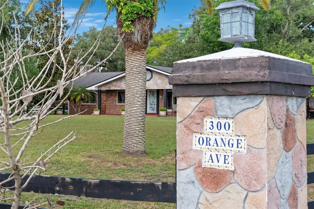 298-300 Orange Avenue St Cloud FL 34769