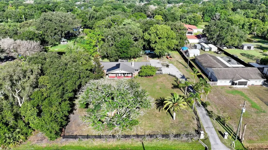 298-300 Orange Avenue St Cloud FL 34769