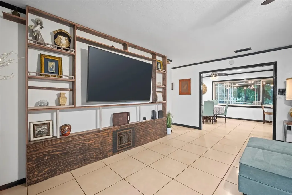 298-300 Orange Avenue St Cloud FL 34769