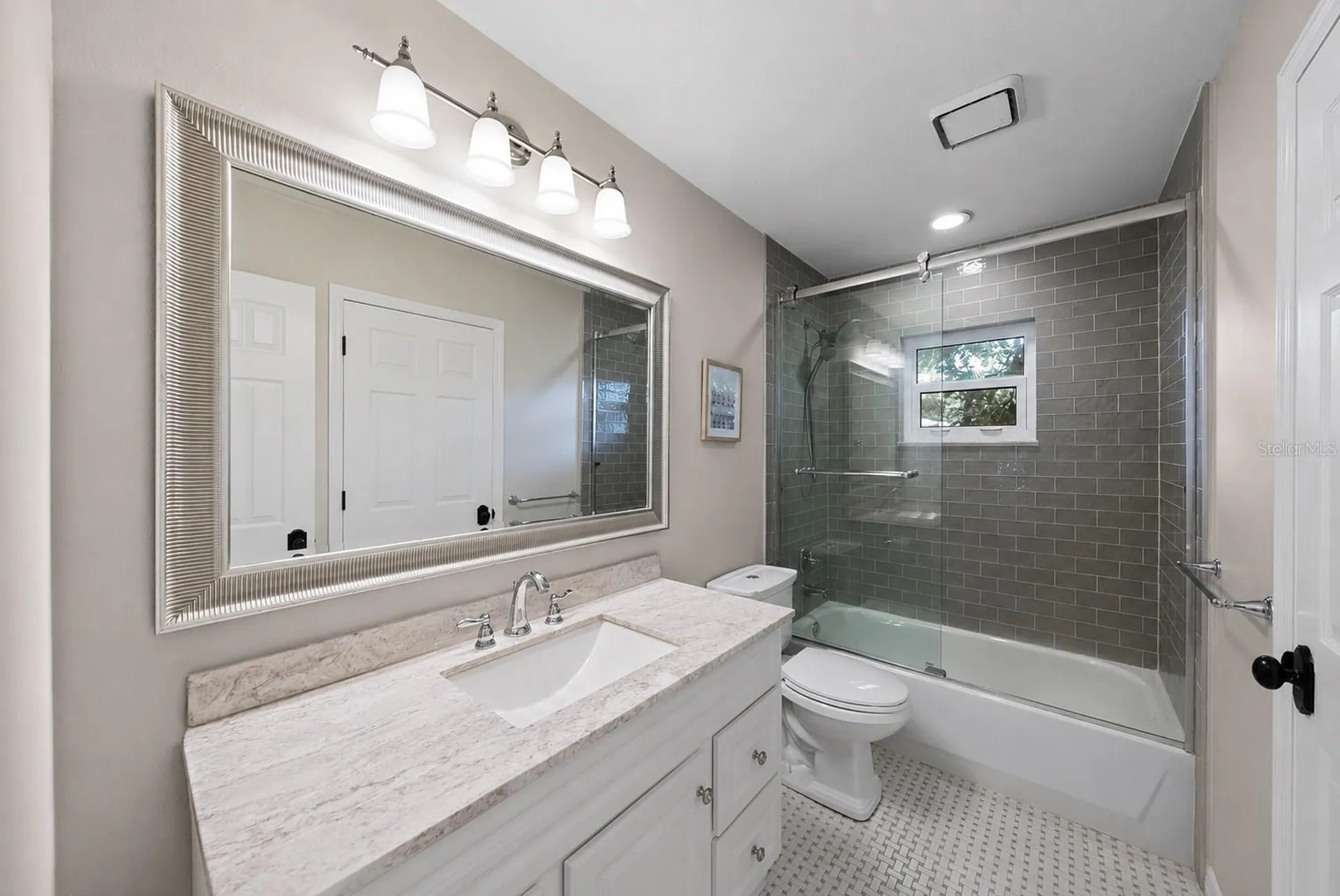 2910 W Estrella Street Tampa FL 33629