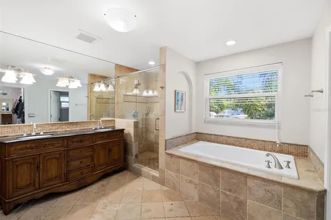 2910 W Estrella Street Tampa FL 33629