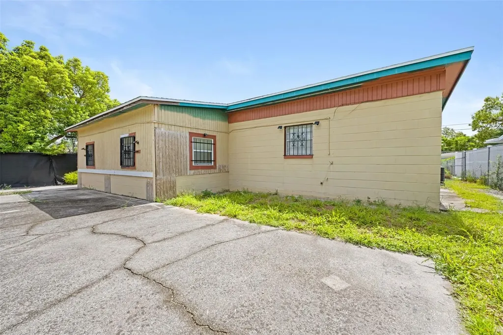10412 N Altman Street Tampa FL 33612