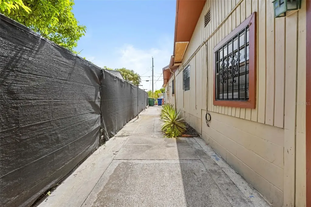 10412 N Altman Street Tampa FL 33612