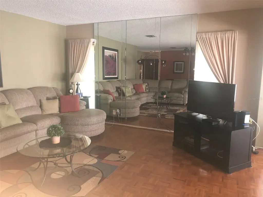 221 Cedarwood Circle Seminole FL 33777