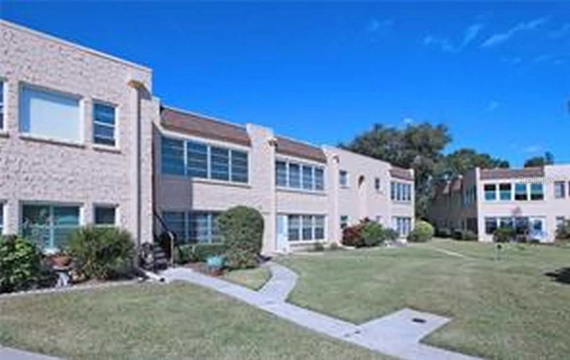 221 Cedarwood Circle Seminole FL 33777