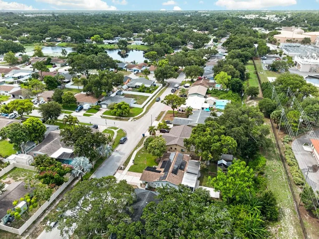 6070 73rd Street N St Petersburg FL 33709
