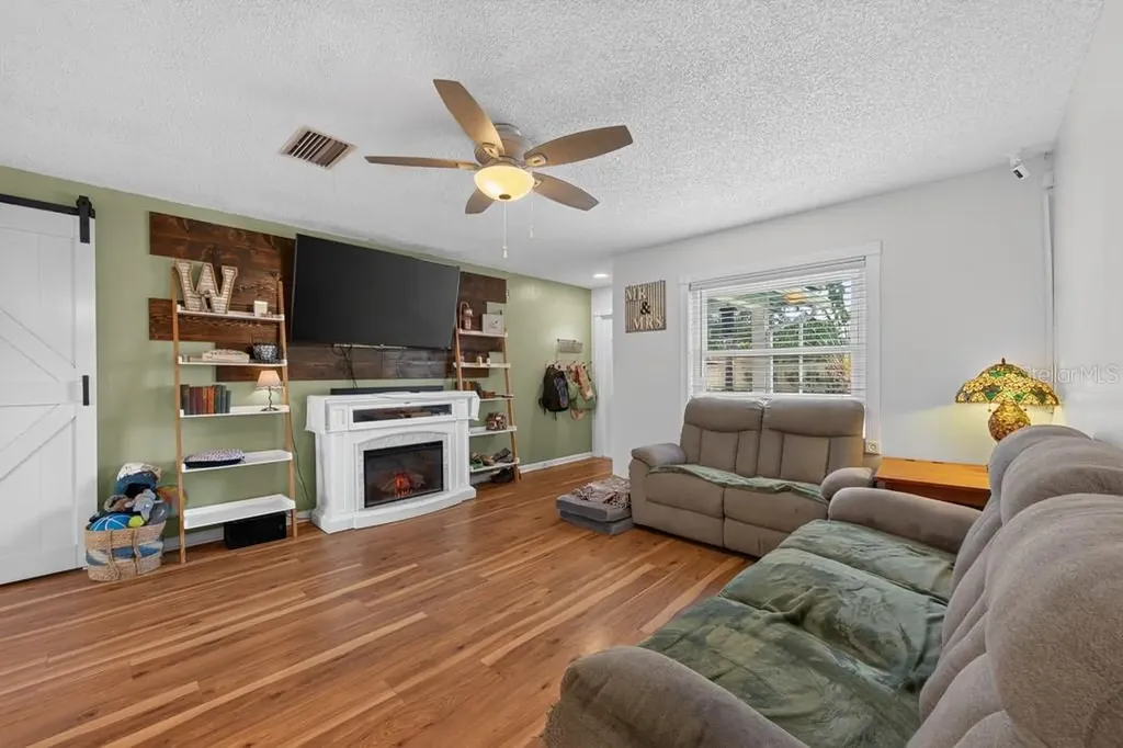 6070 73rd Street N St Petersburg FL 33709
