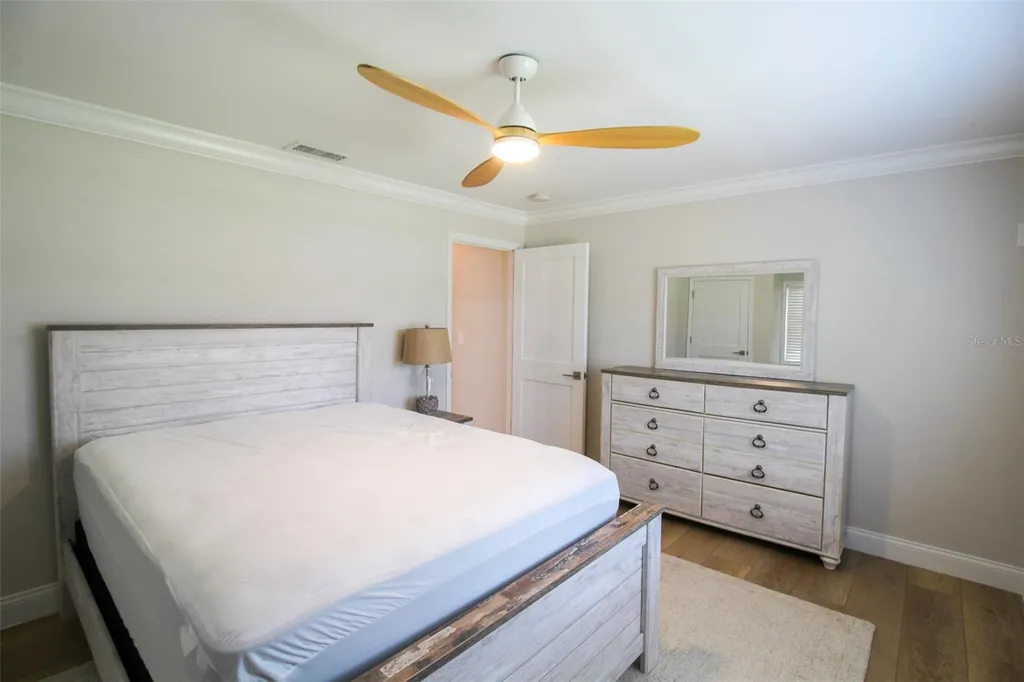 691 Russell Street Longboat Key FL 34228