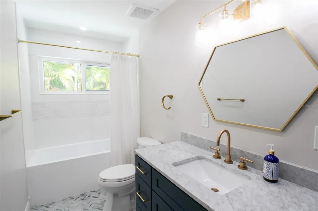 691 Russell Street Longboat Key FL 34228
