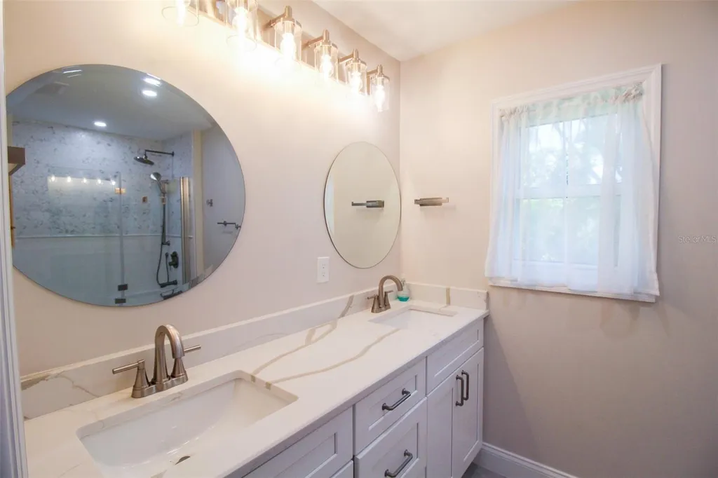 691 Russell Street Longboat Key FL 34228