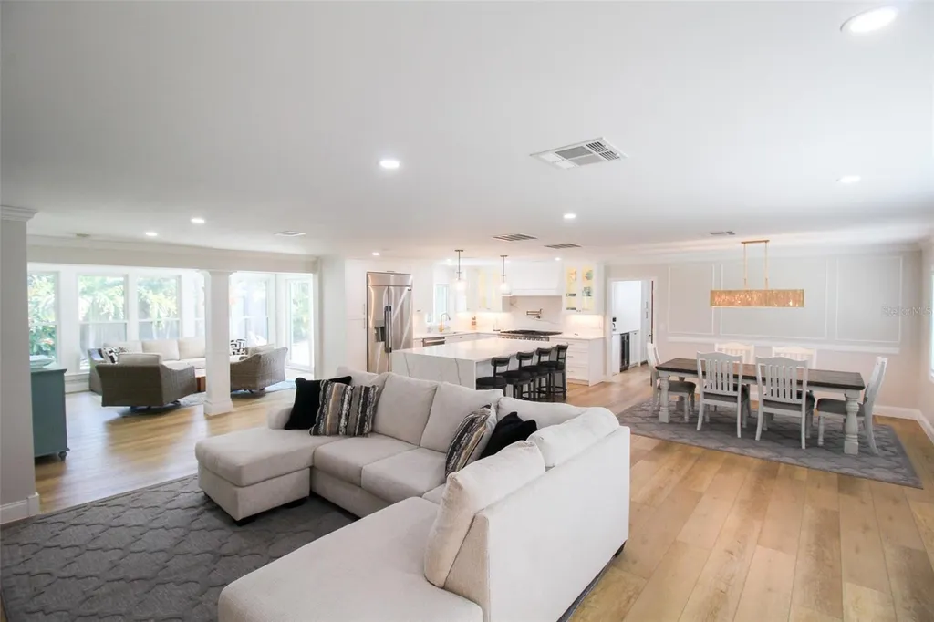 691 Russell Street Longboat Key FL 34228
