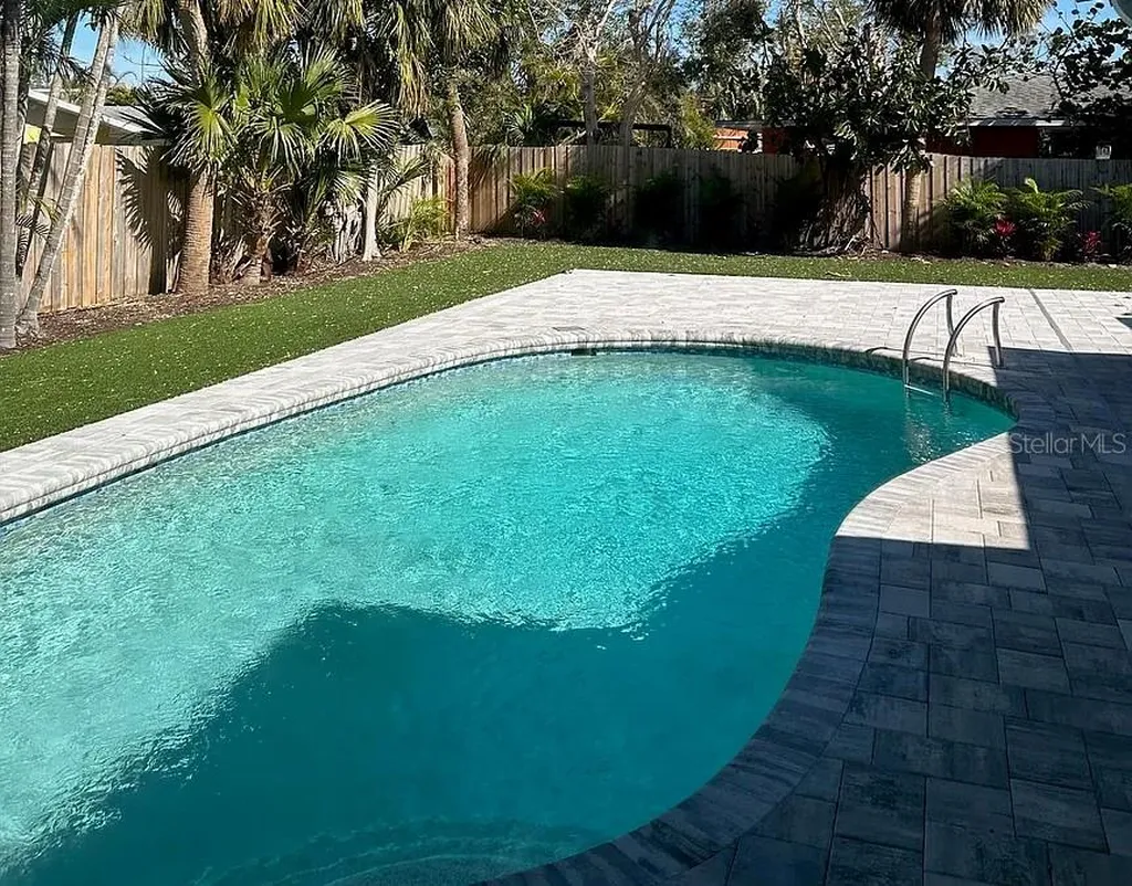 691 Russell Street Longboat Key FL 34228