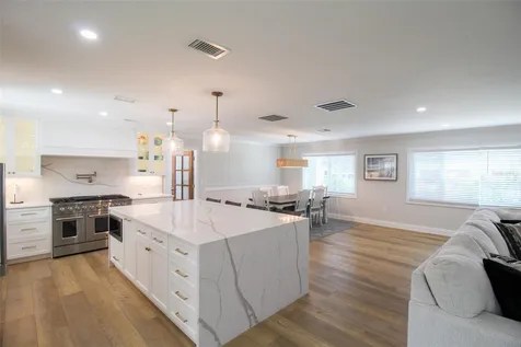 691 Russell Street Longboat Key FL 34228