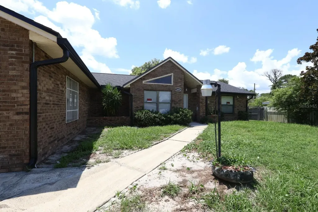 1649 Pendleton Street Deltona FL 32725