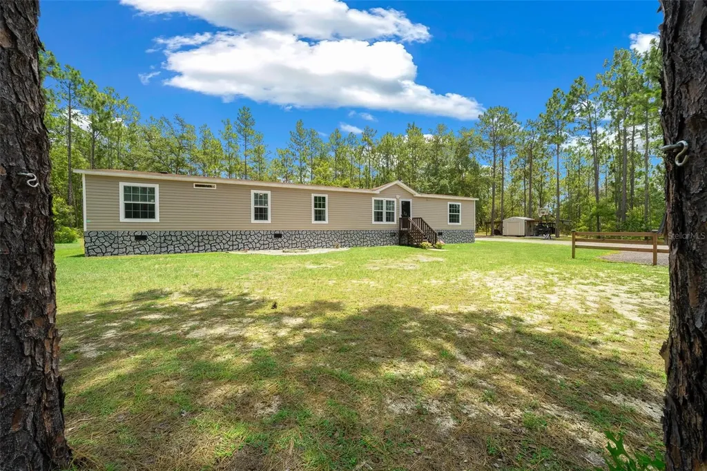 105 Buck Run Trail Hawthorne FL 32640