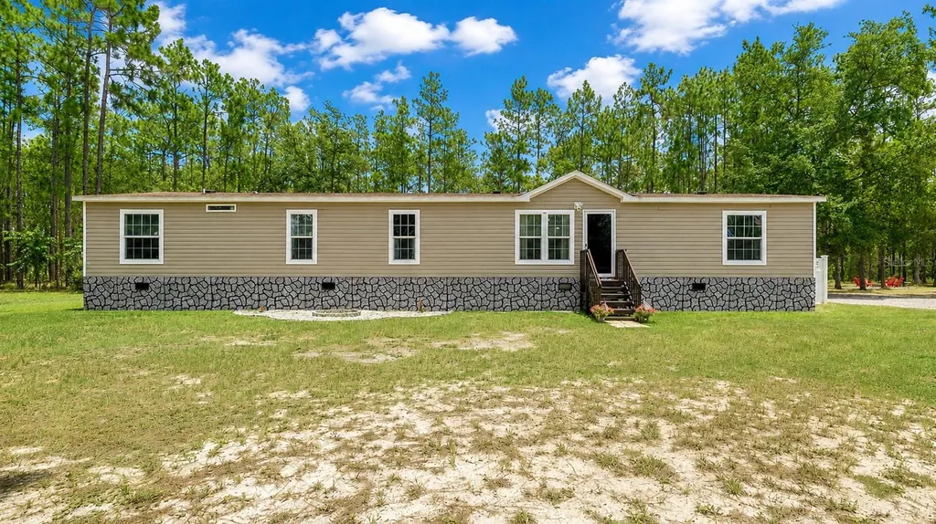105 Buck Run Trail Hawthorne FL 32640