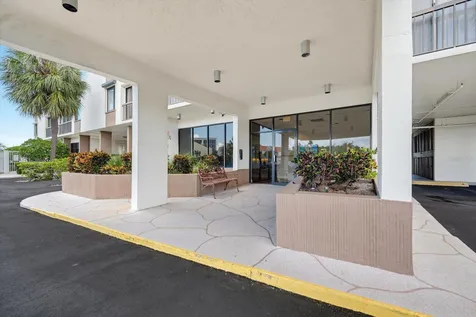 255 Dolphin Point Clearwater Beach FL 33767