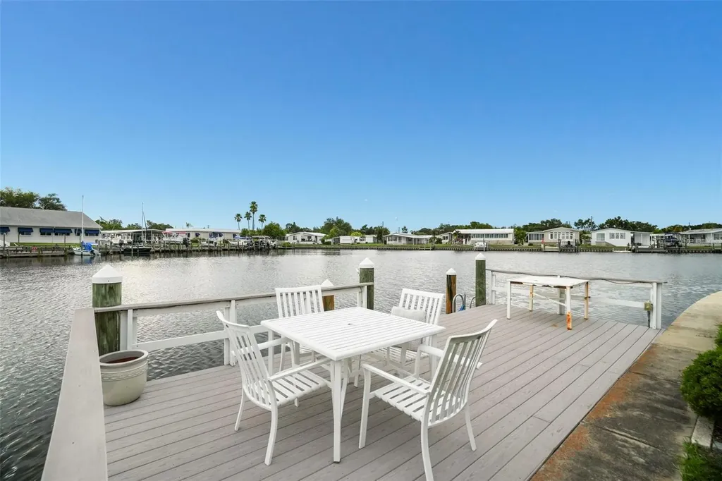 7162 Mount Arlington Drive NE St Petersburg FL 33702