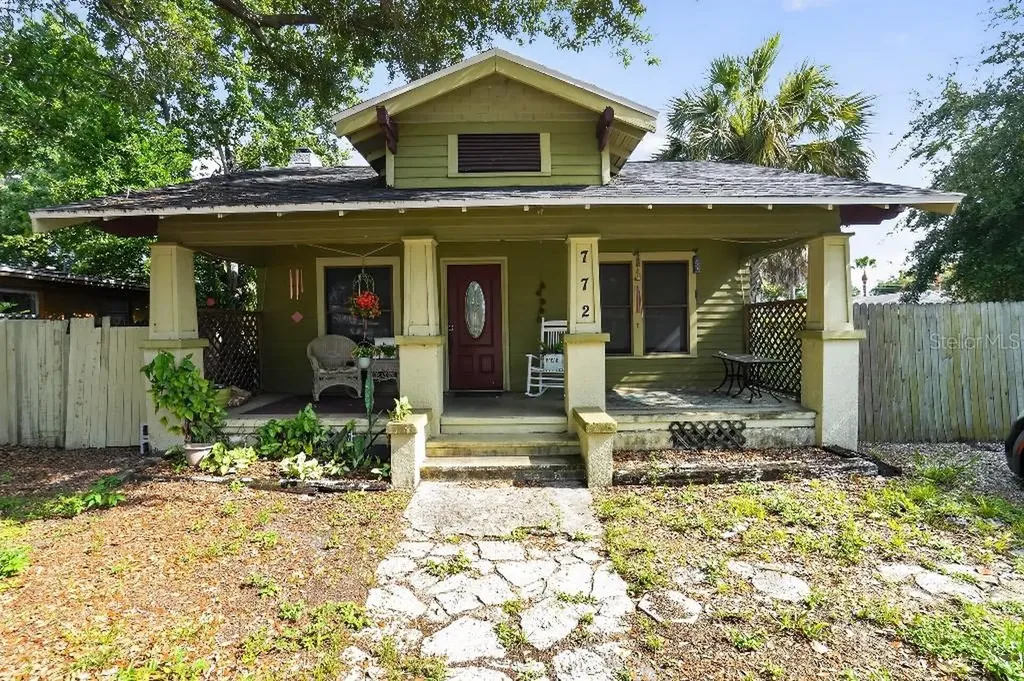 772 38th Avenue S St Petersburg FL 33705