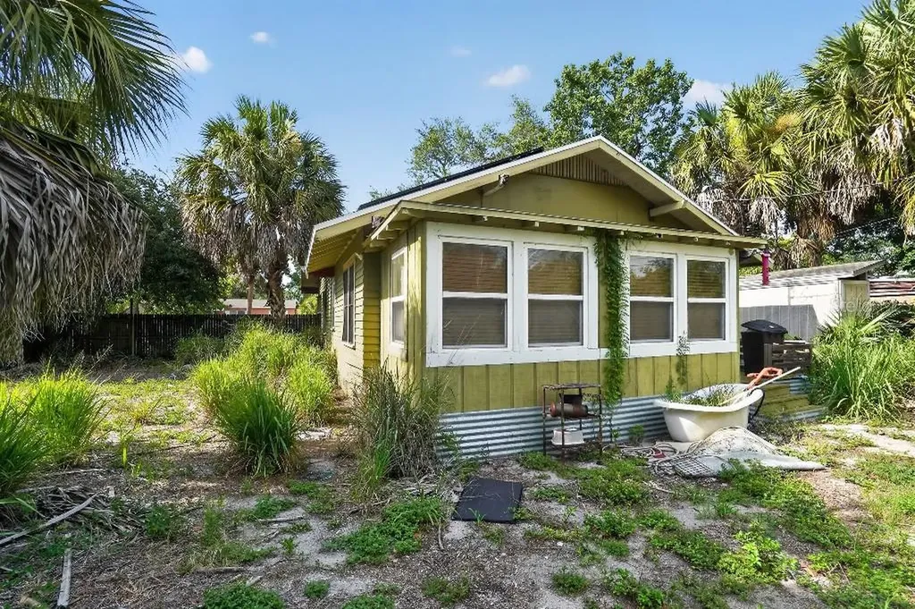 772 38th Avenue S St Petersburg FL 33705