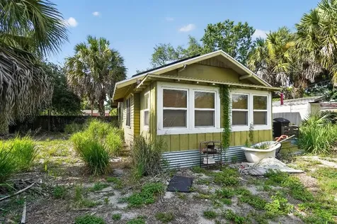 772 38th Avenue S St Petersburg FL 33705