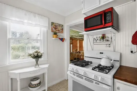 772 38th Avenue S St Petersburg FL 33705