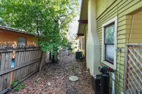 772 38th Avenue S St Petersburg FL 33705