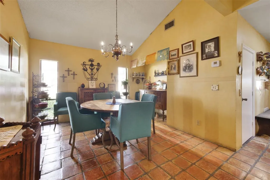 1121 Shorewood Drive Orlando FL 32806