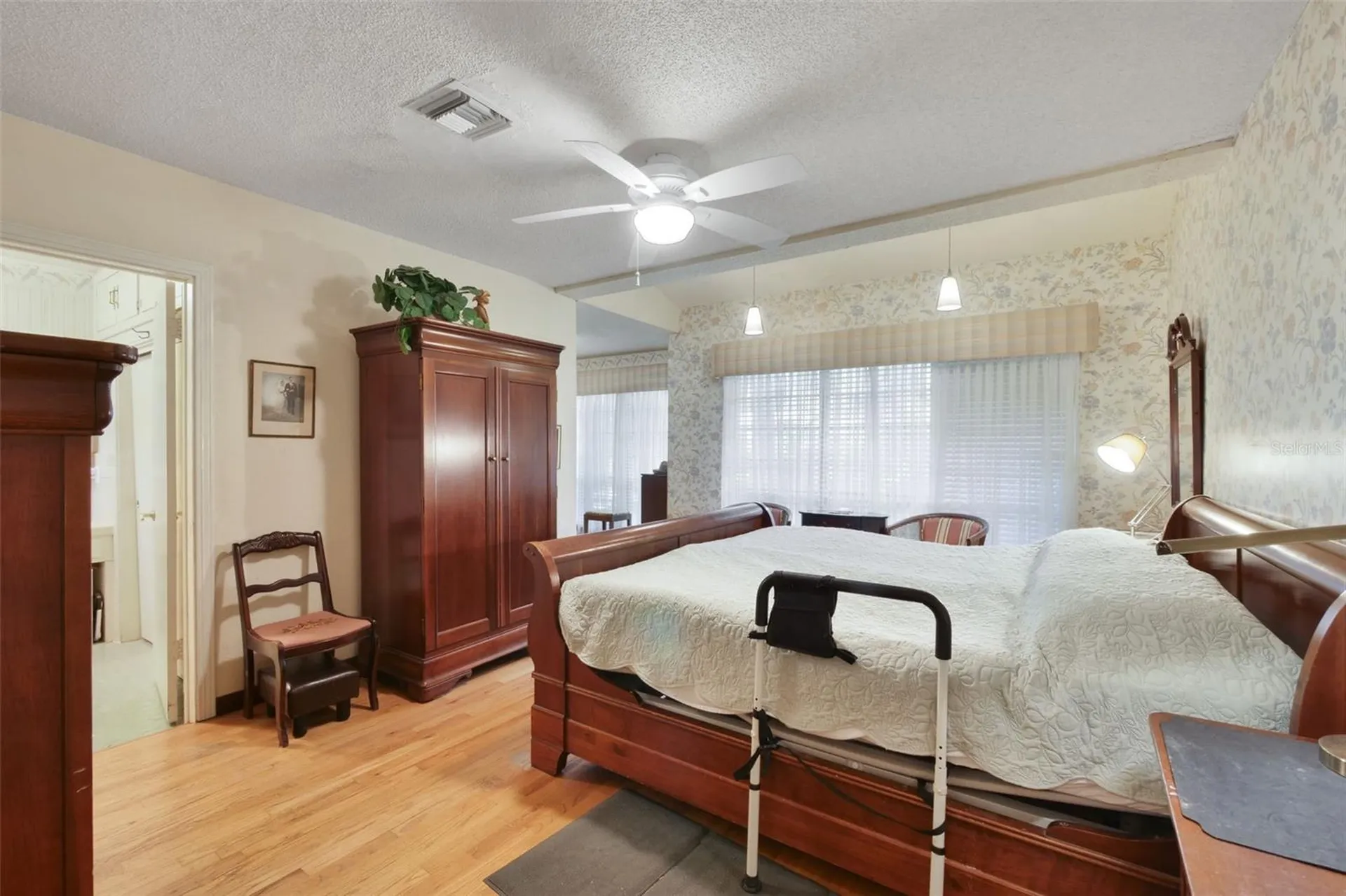 1121 Shorewood Drive Orlando FL 32806