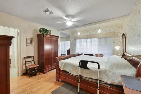 1121 Shorewood Drive Orlando FL 32806