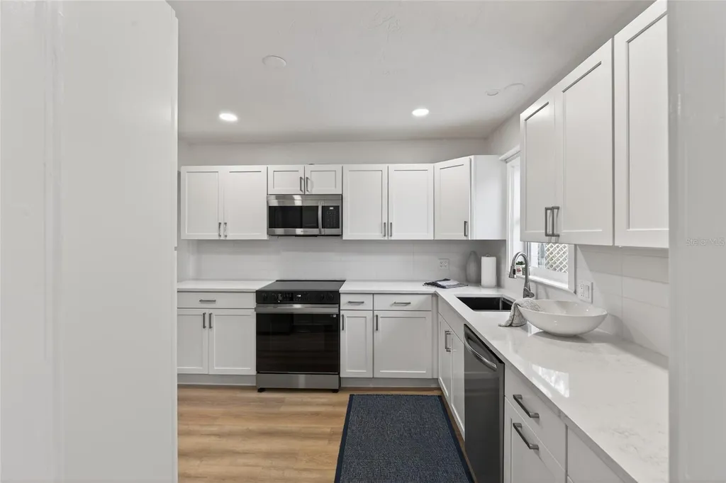 5617 19th Avenue S St Petersburg FL 33707