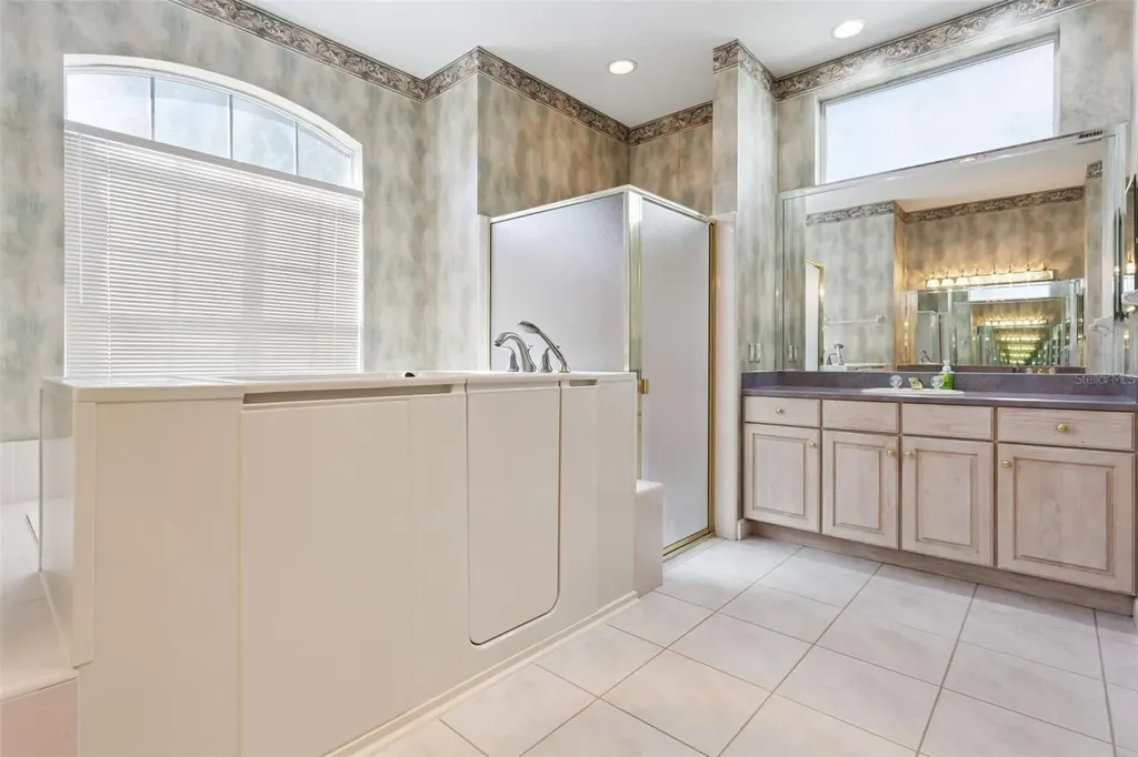 1901 Edgewater Drive Mount Dora FL 32757