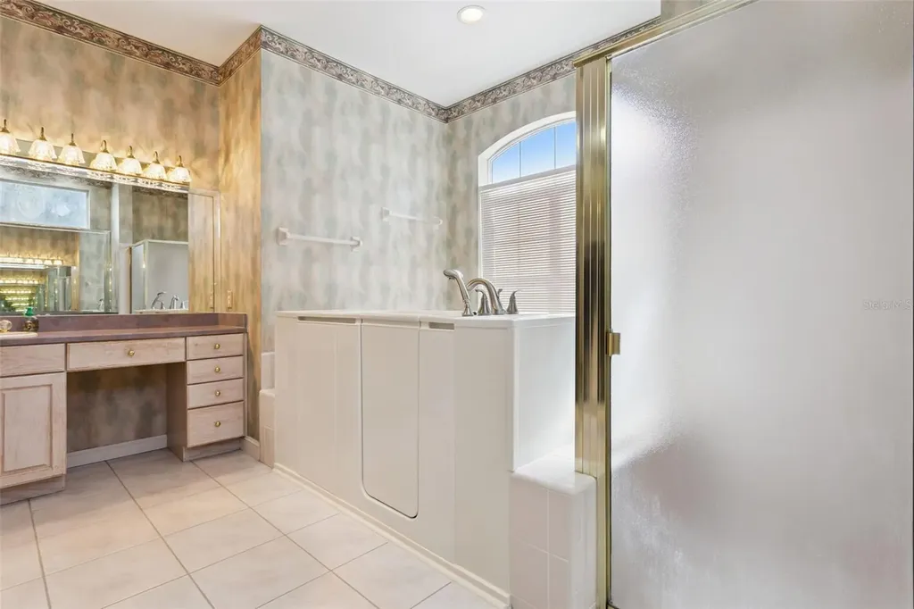 1901 Edgewater Drive Mount Dora FL 32757