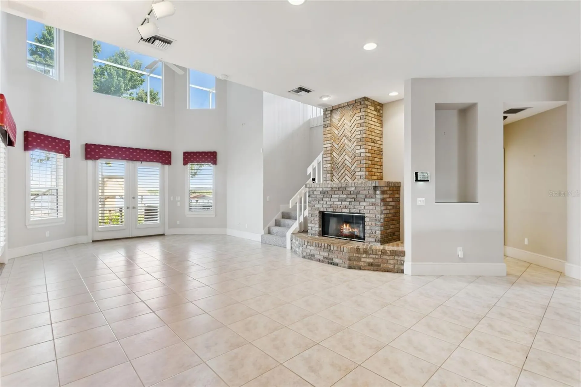 1901 Edgewater Drive Mount Dora FL 32757