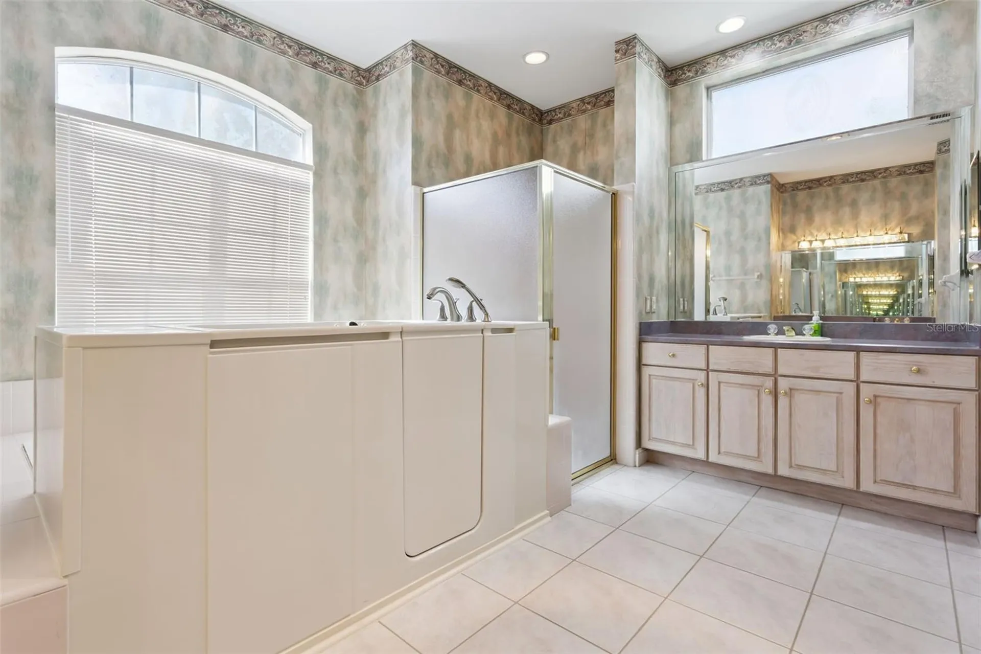 1901 Edgewater Drive Mount Dora FL 32757
