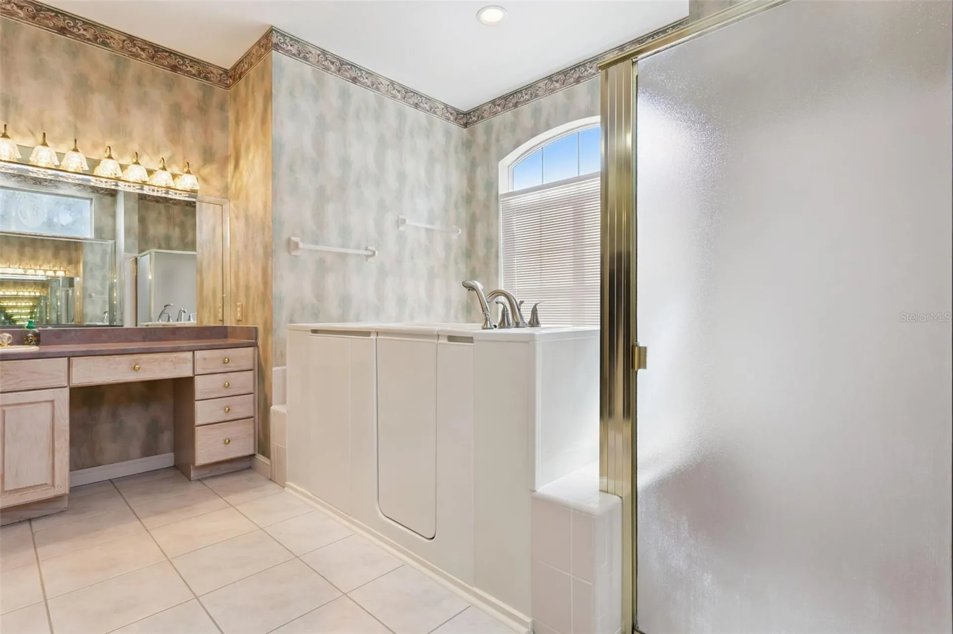 1901 Edgewater Drive Mount Dora FL 32757
