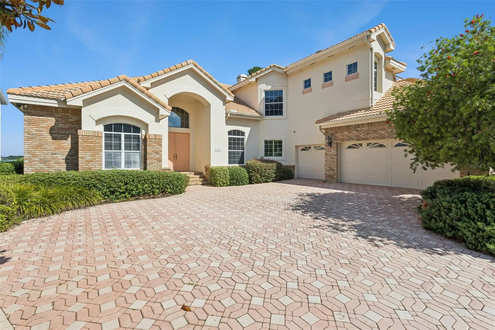 1901 Edgewater Drive Mount Dora FL 32757