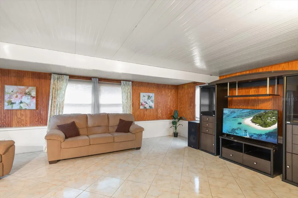 10721 119th Street Seminole FL 33778
