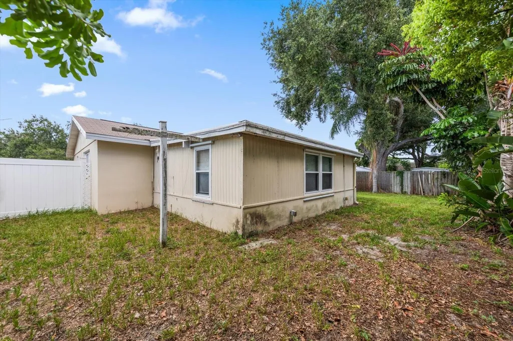 10721 119th Street Seminole FL 33778