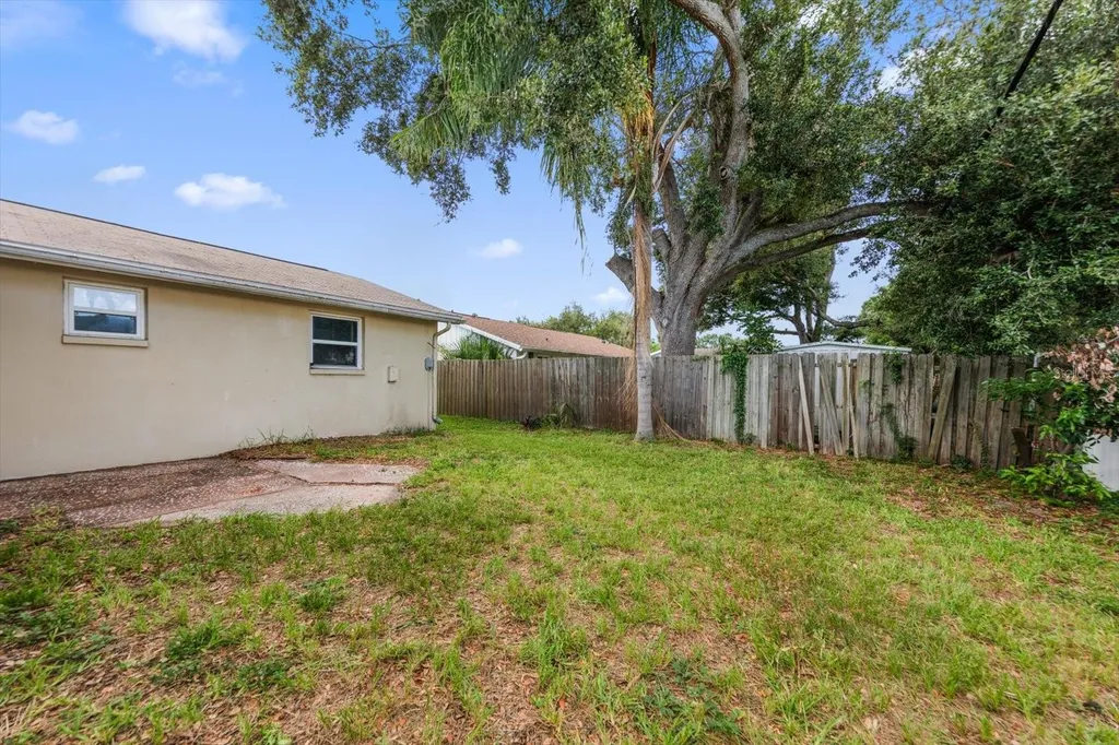 10721 119th Street Seminole FL 33778
