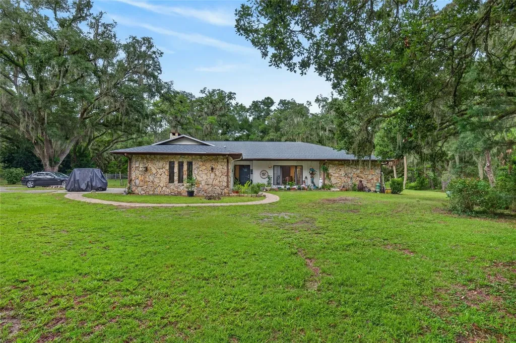 11795 SW Highway 484 Dunnellon FL 34432