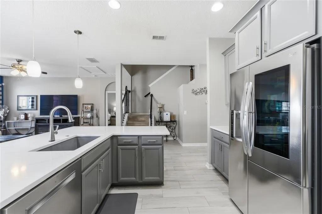 1114 Fountain Coin Loop Orlando FL 32828