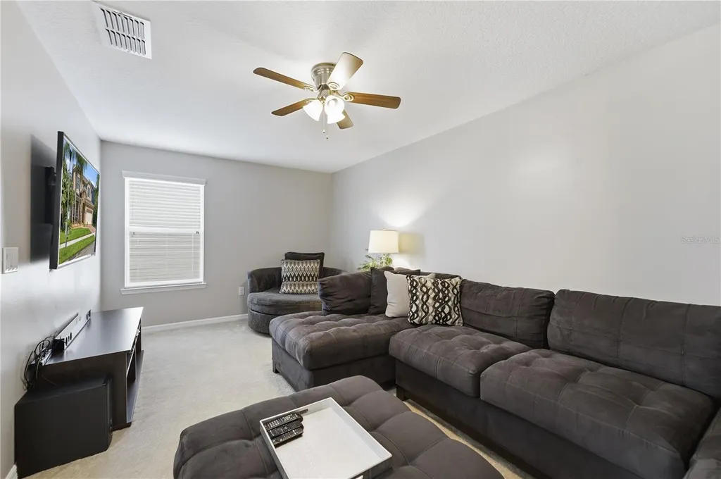 1114 Fountain Coin Loop Orlando FL 32828