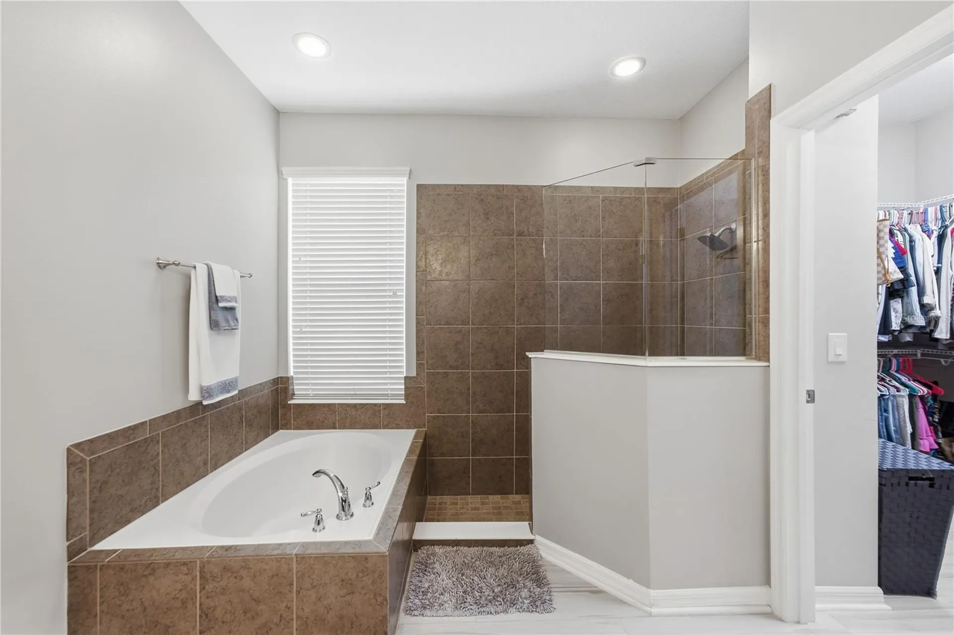 1114 Fountain Coin Loop Orlando FL 32828